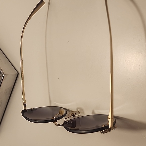 Versace sunglasses - Picture 3 of 4